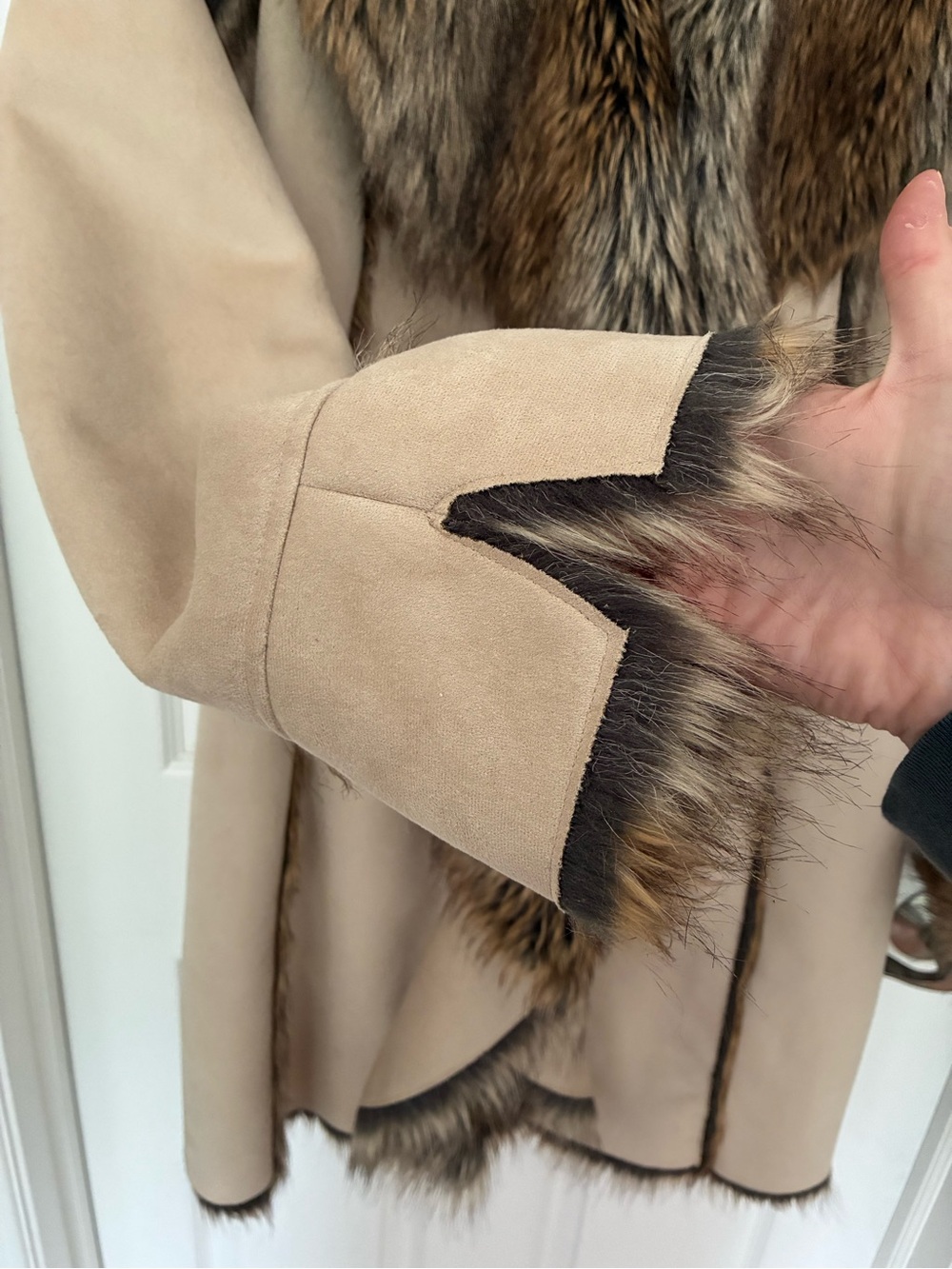 Black Rivet Faux Fur Suede Coat, Sz Large - Picture 6 of 15
